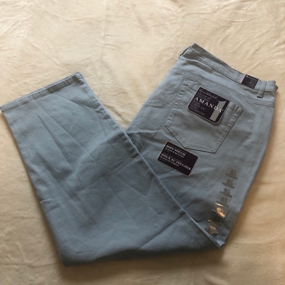 Gloria Vanderbilt Denim - NWT Gloria Vanderbilt slimming Jean classic rise